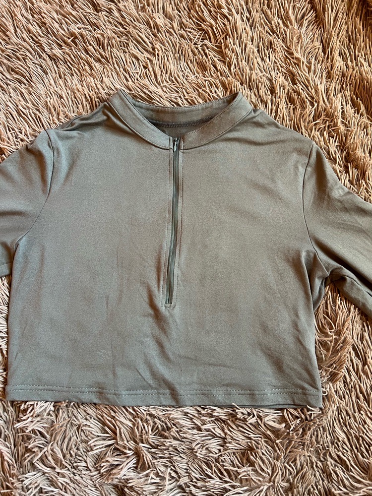 Top sport elastiqué taille L🤍