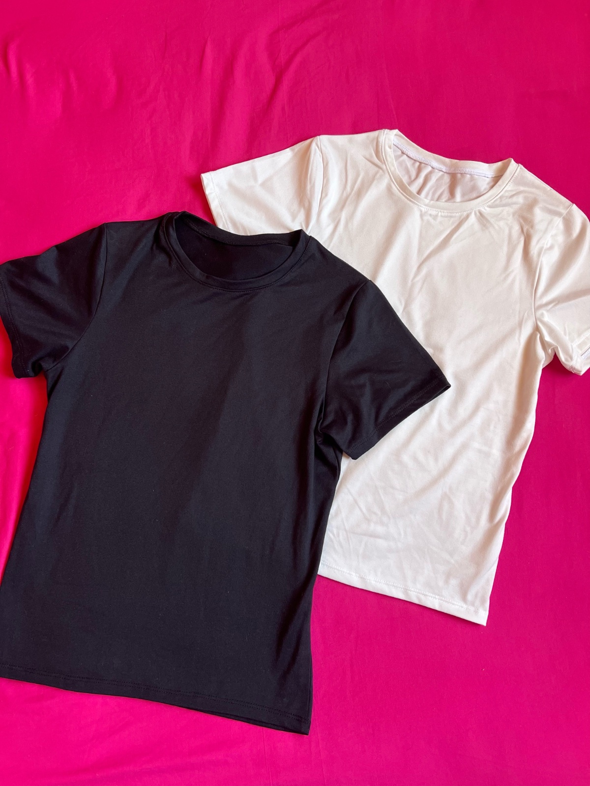 2 pulls basic noir et blanc 