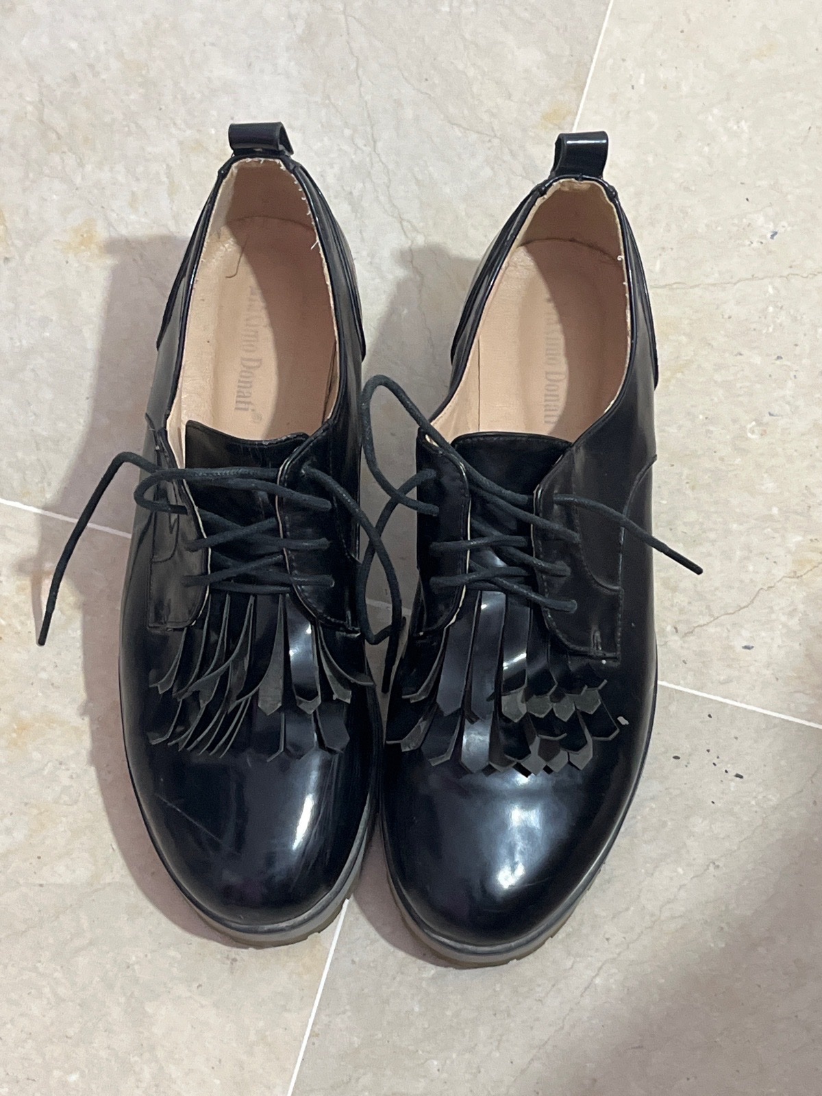 Chaussure type derby en cuir verni noir