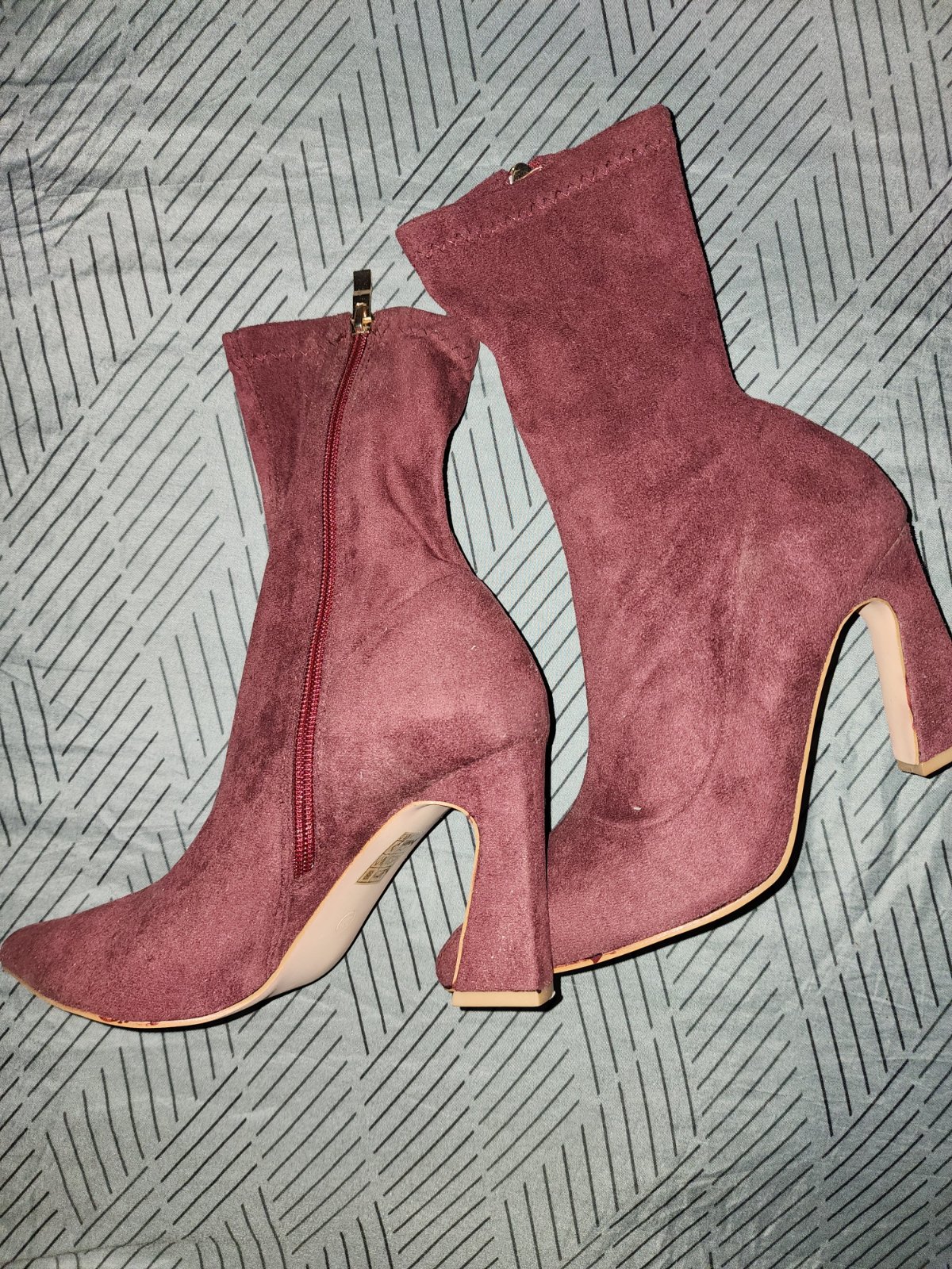 Boots très chic velour en rouge bordeaux 