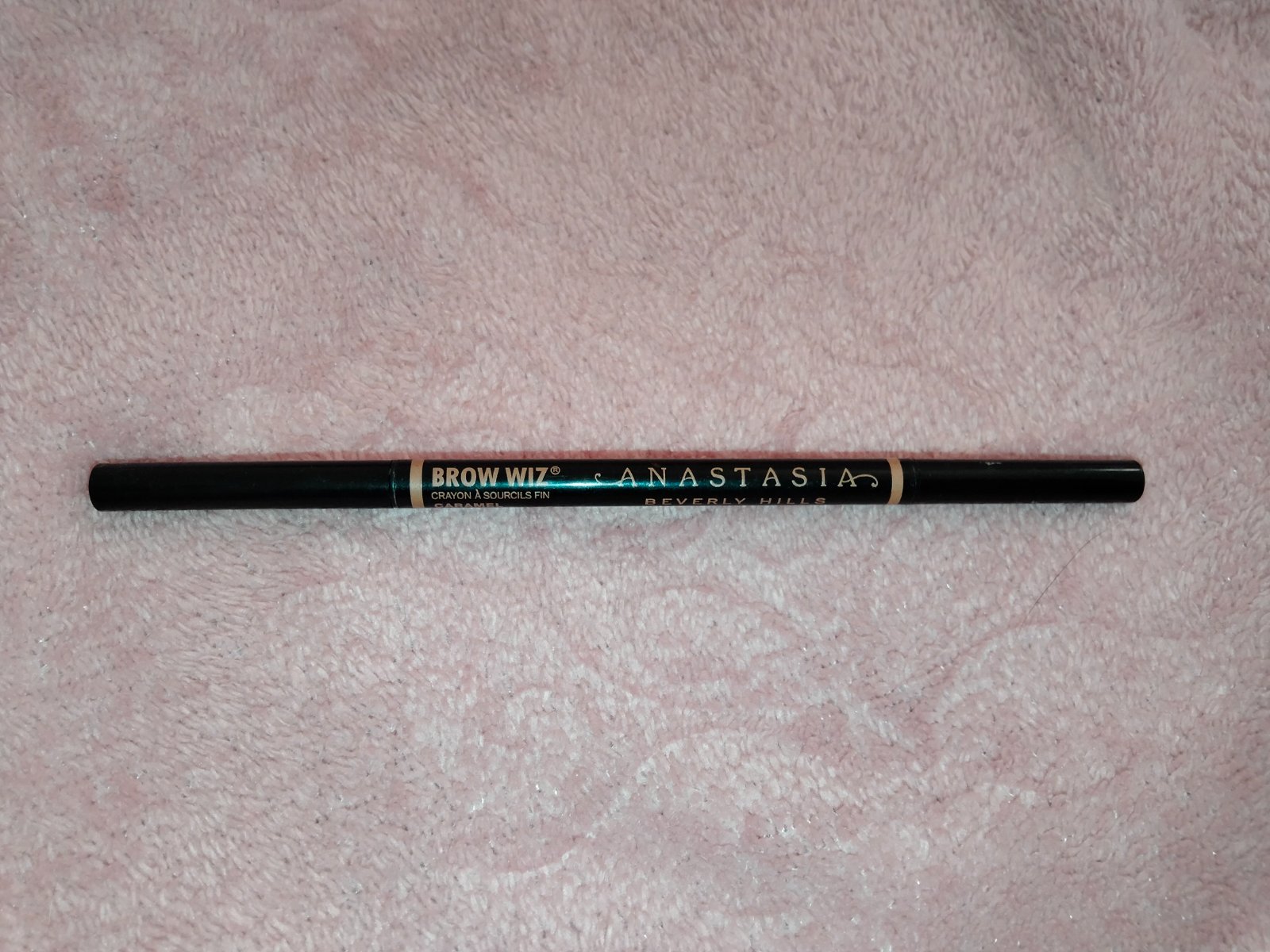 Anastasia Beverly hills  crayon à sourcils fin brow wiz caramel 