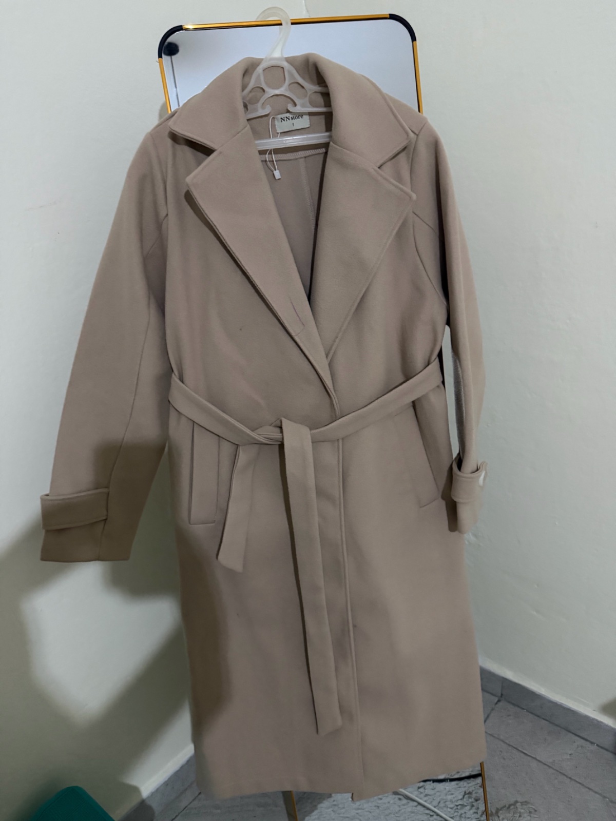 Manteau beige a vendre neuf tres peu porté