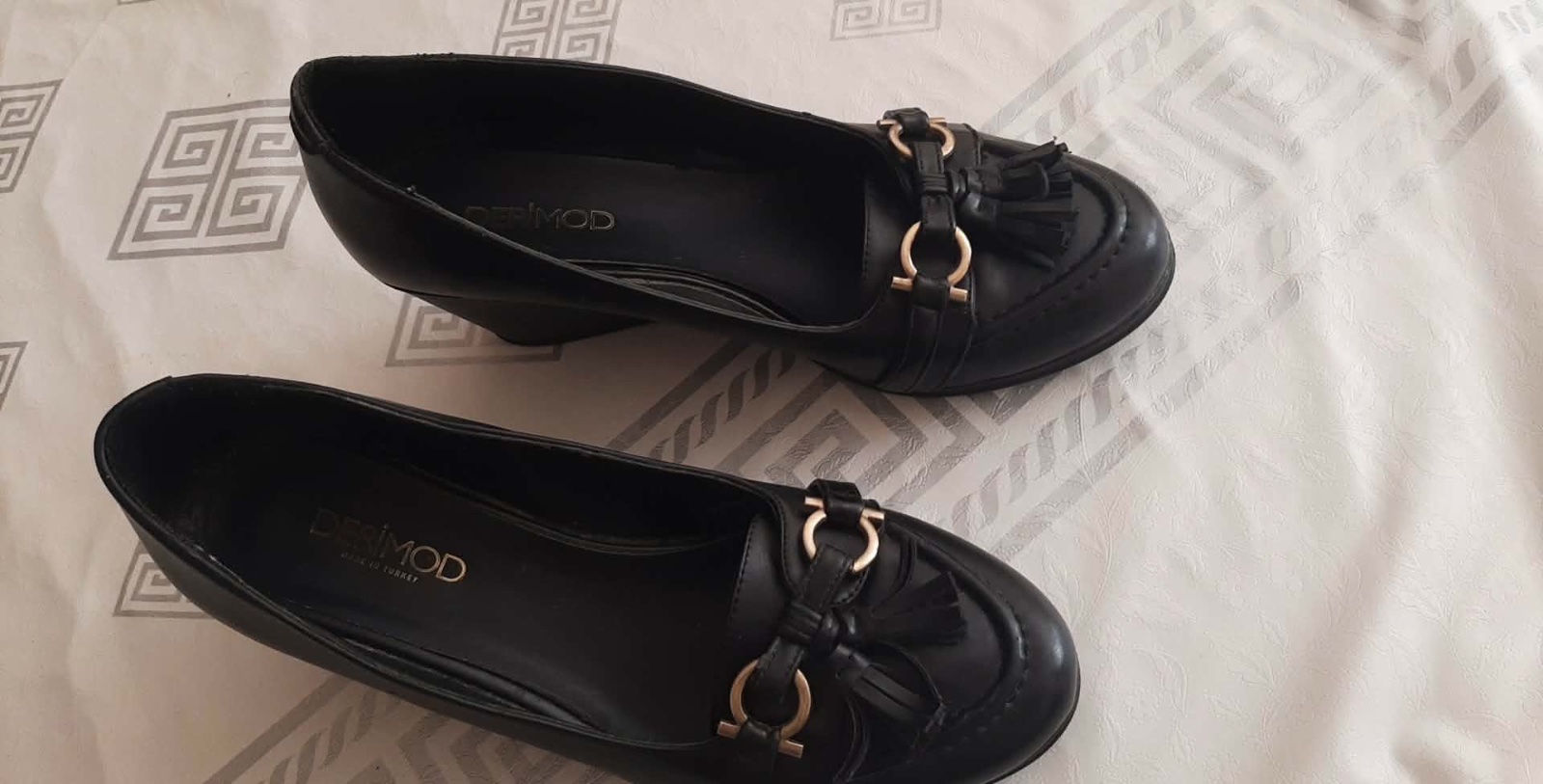 Chaussures noir compensé