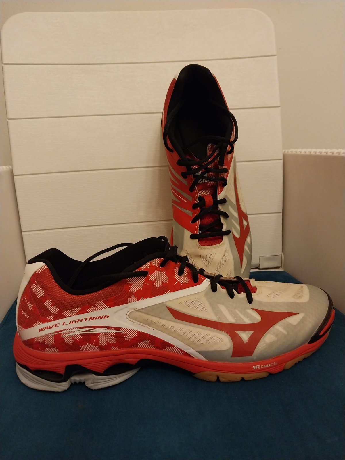 New Mizuno wave lightning 
