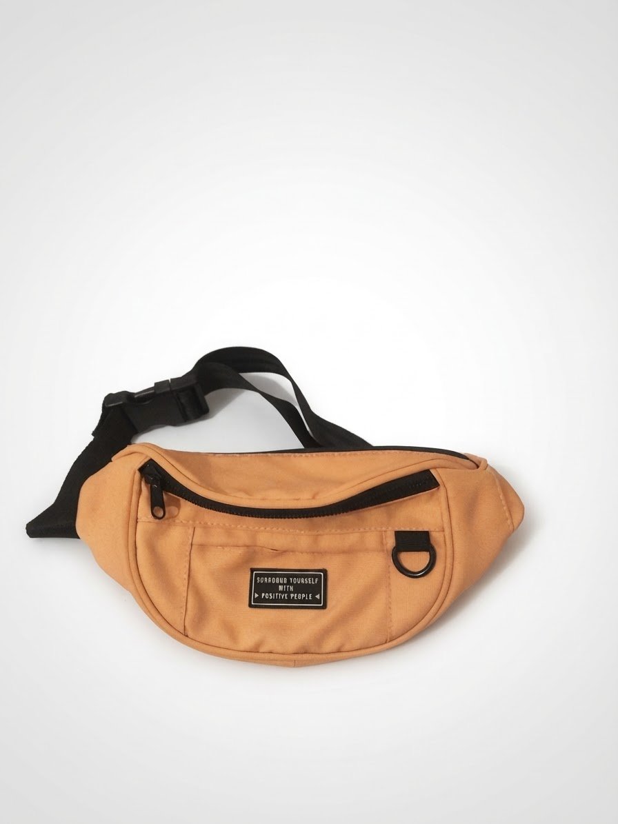 Une sacoche banane standard est conçue pour transporter vos objets essentiels du quotidien