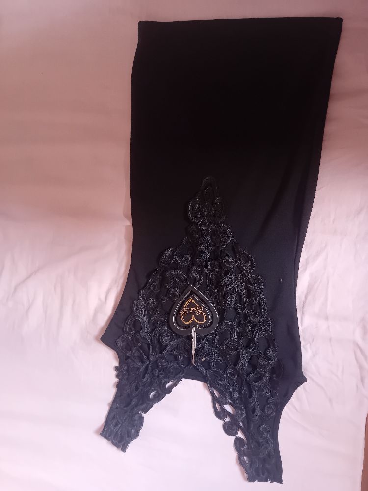 Robe noire importée 