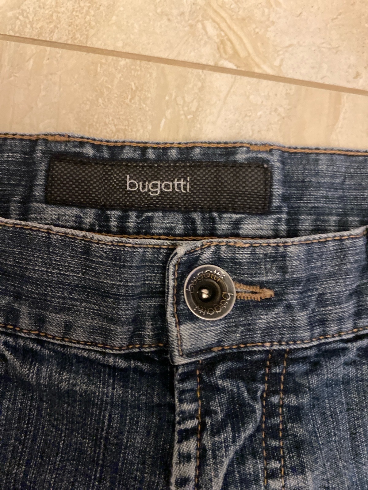 Short bugatti