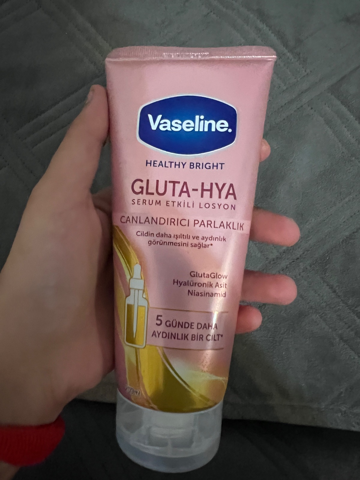 Body lotion vaseline gluta hy 