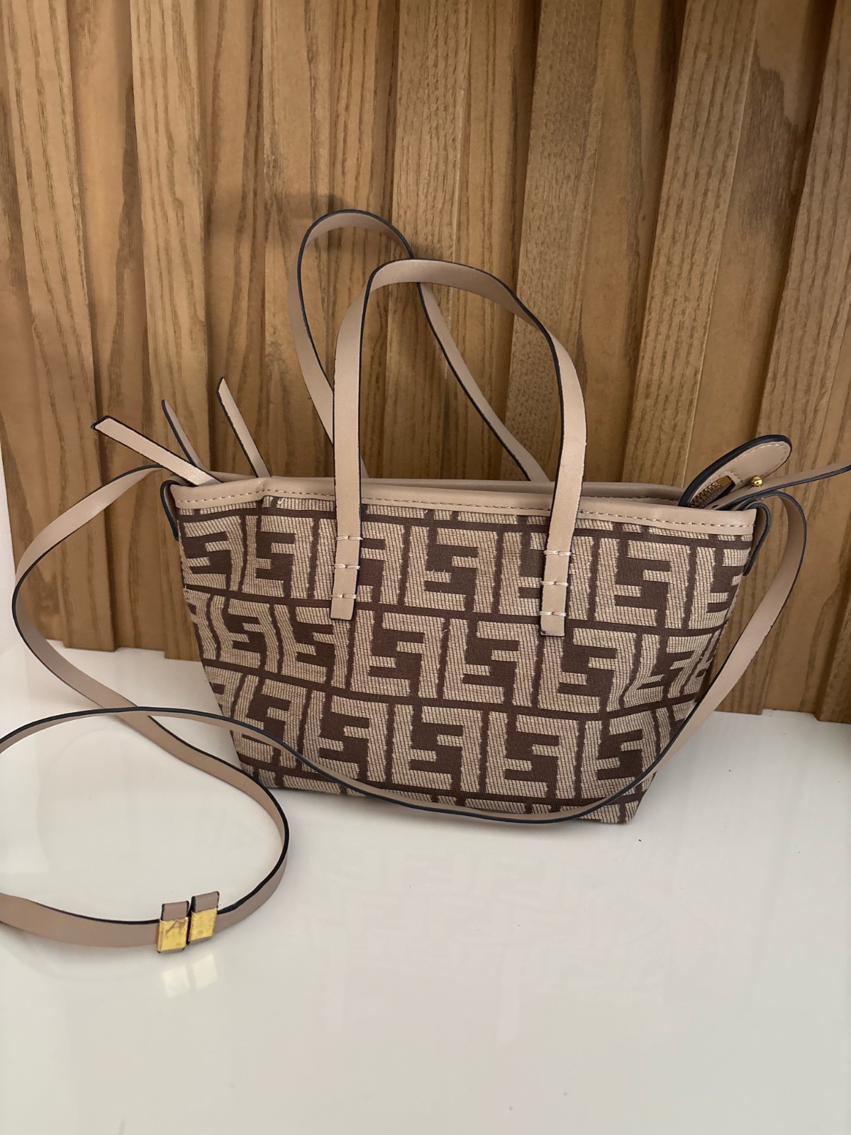 Sac cabas fendi roll mini