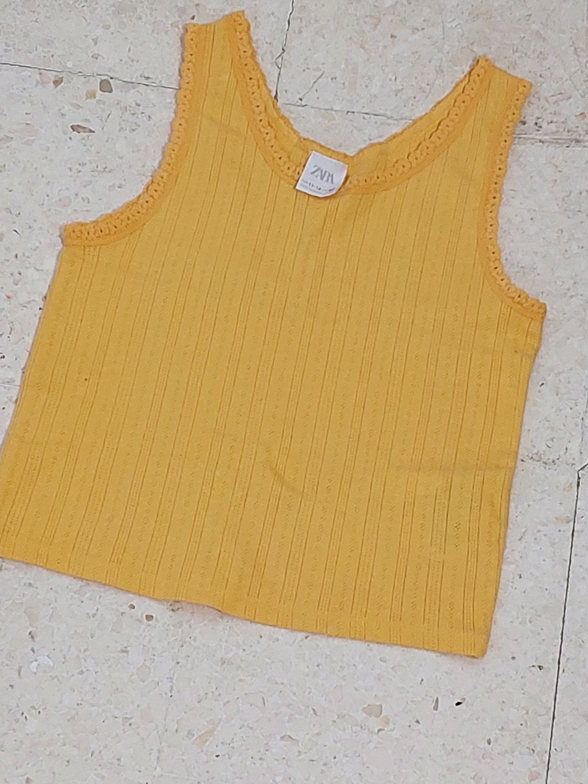 Débardeur en maille ajourée de la marque ZARA