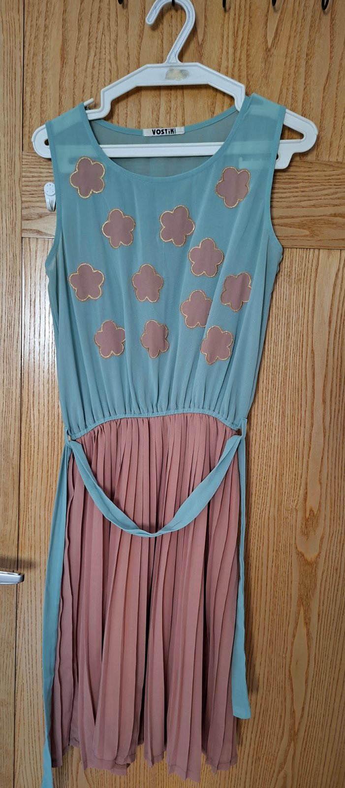 Robe plissé neuve