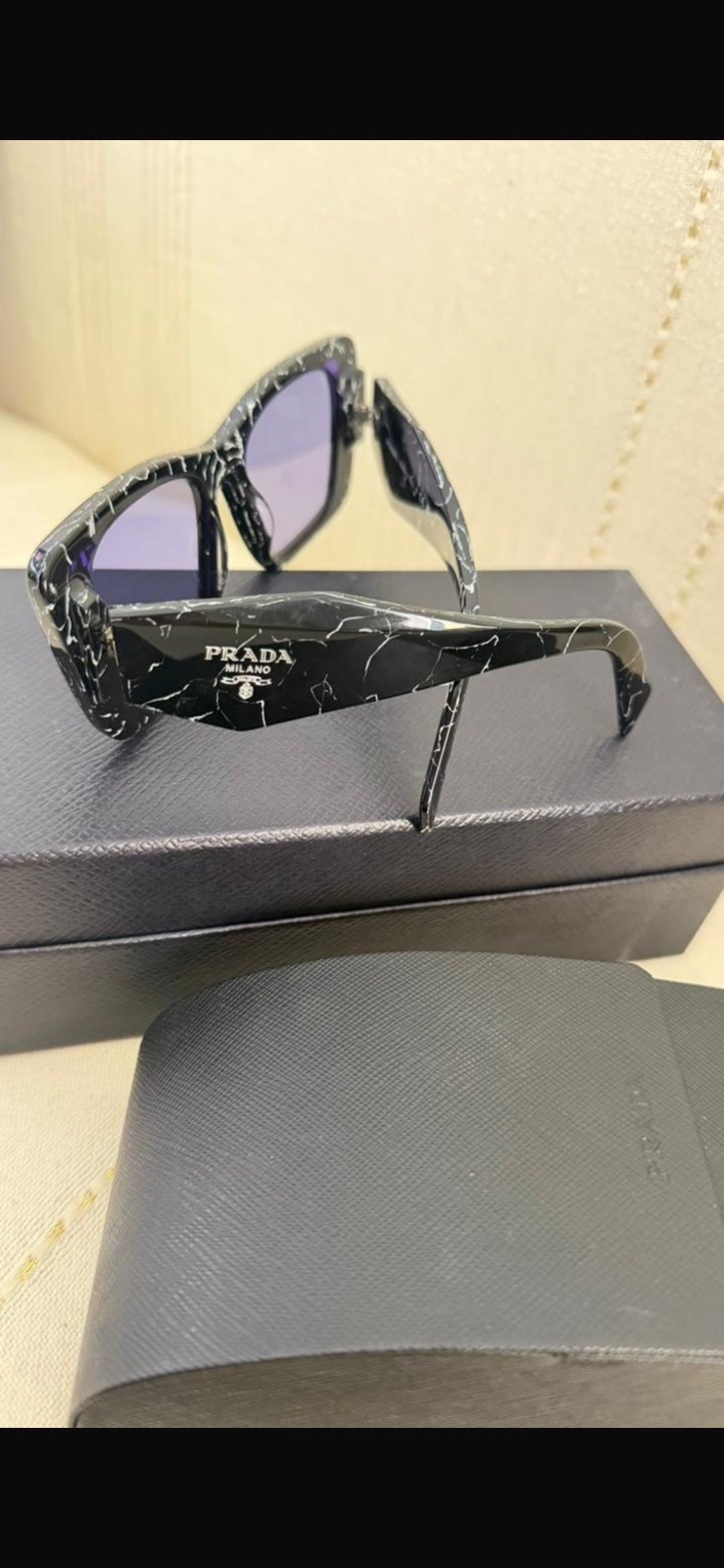 Lunettes de soleil Prada