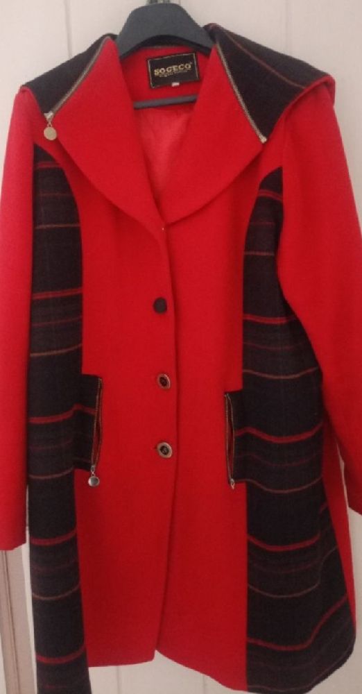 Manteau rouge de grande taille 52 marque sogeco