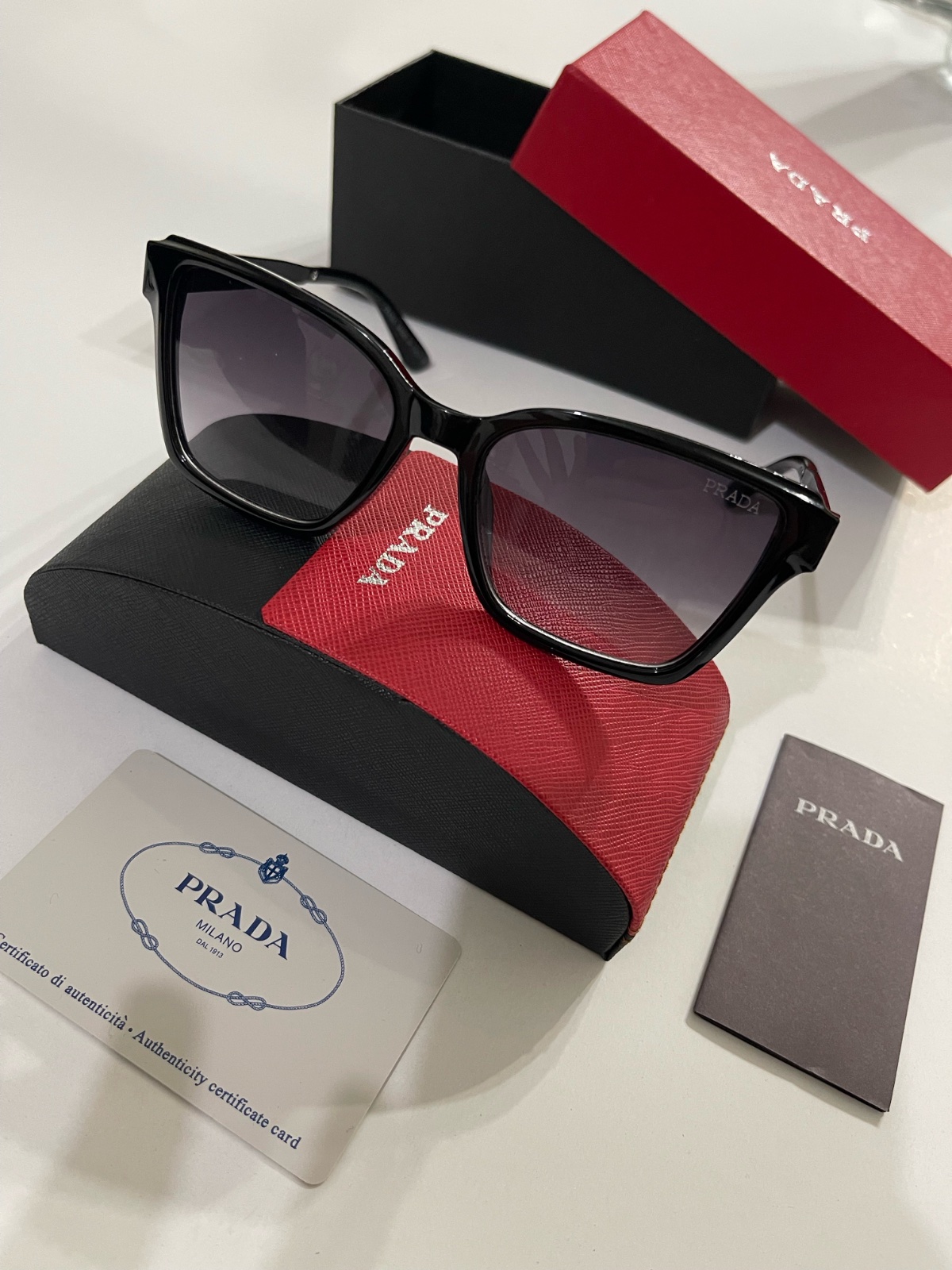 Lunette solaire Prada