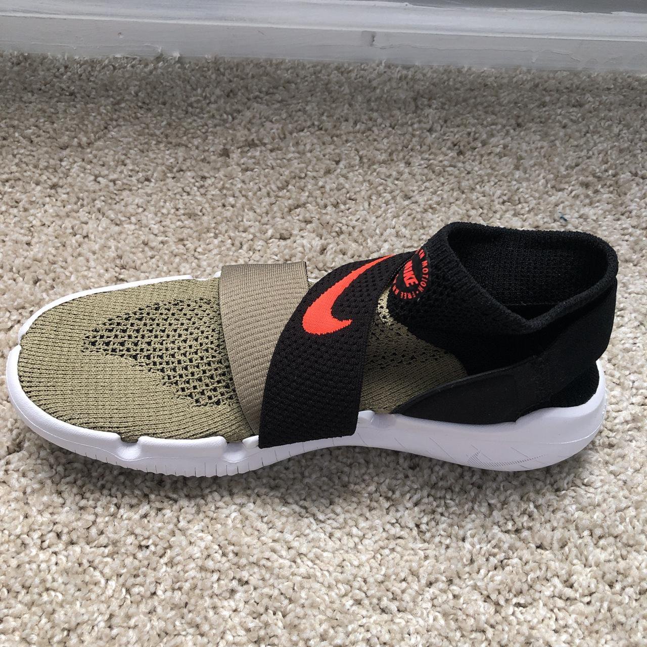 Nike Free RN Motion vert olive