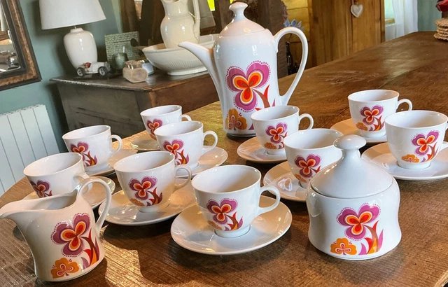 24 pièce Service à café thé vintage années 1970 en porcelaine de Bavaria