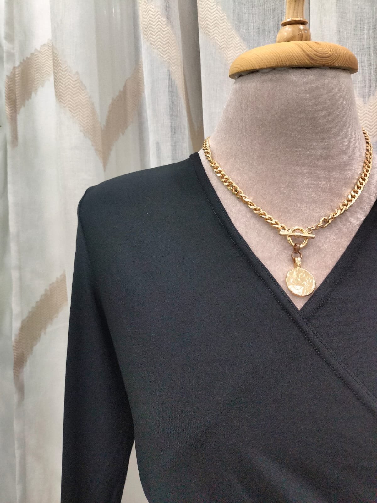 Robe noir élastiqué