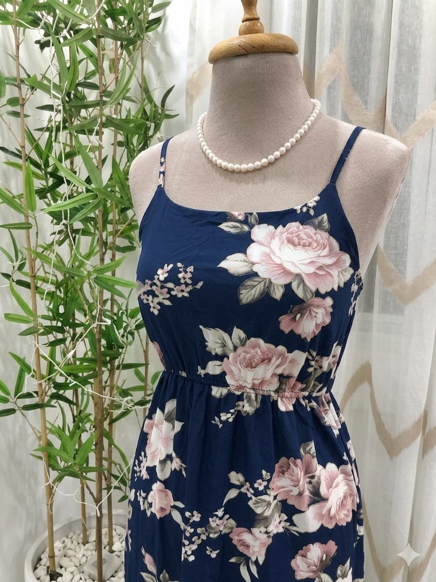 Robe longue bleu marine fleurie 🌼