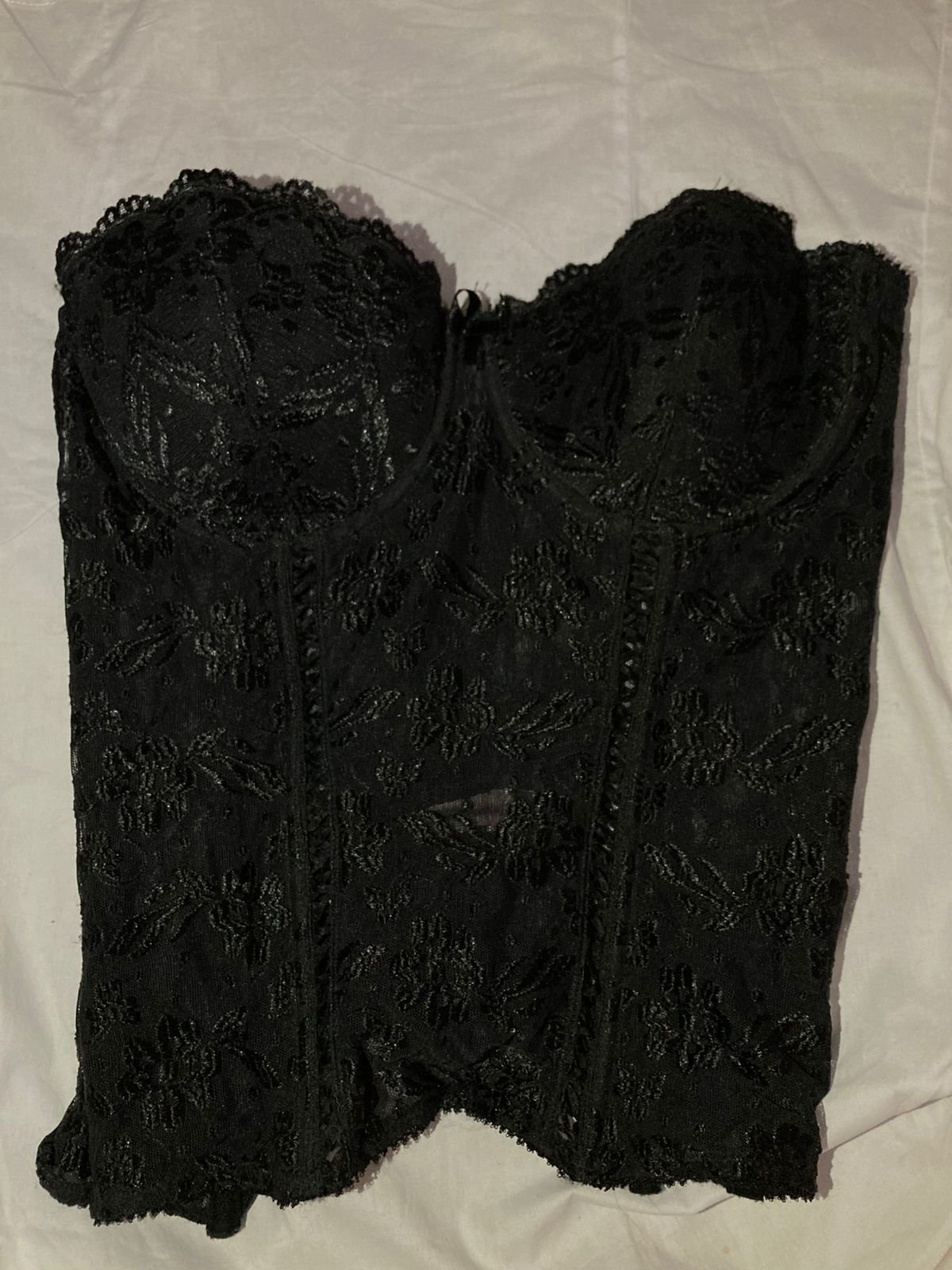 Corset noir en dentelle