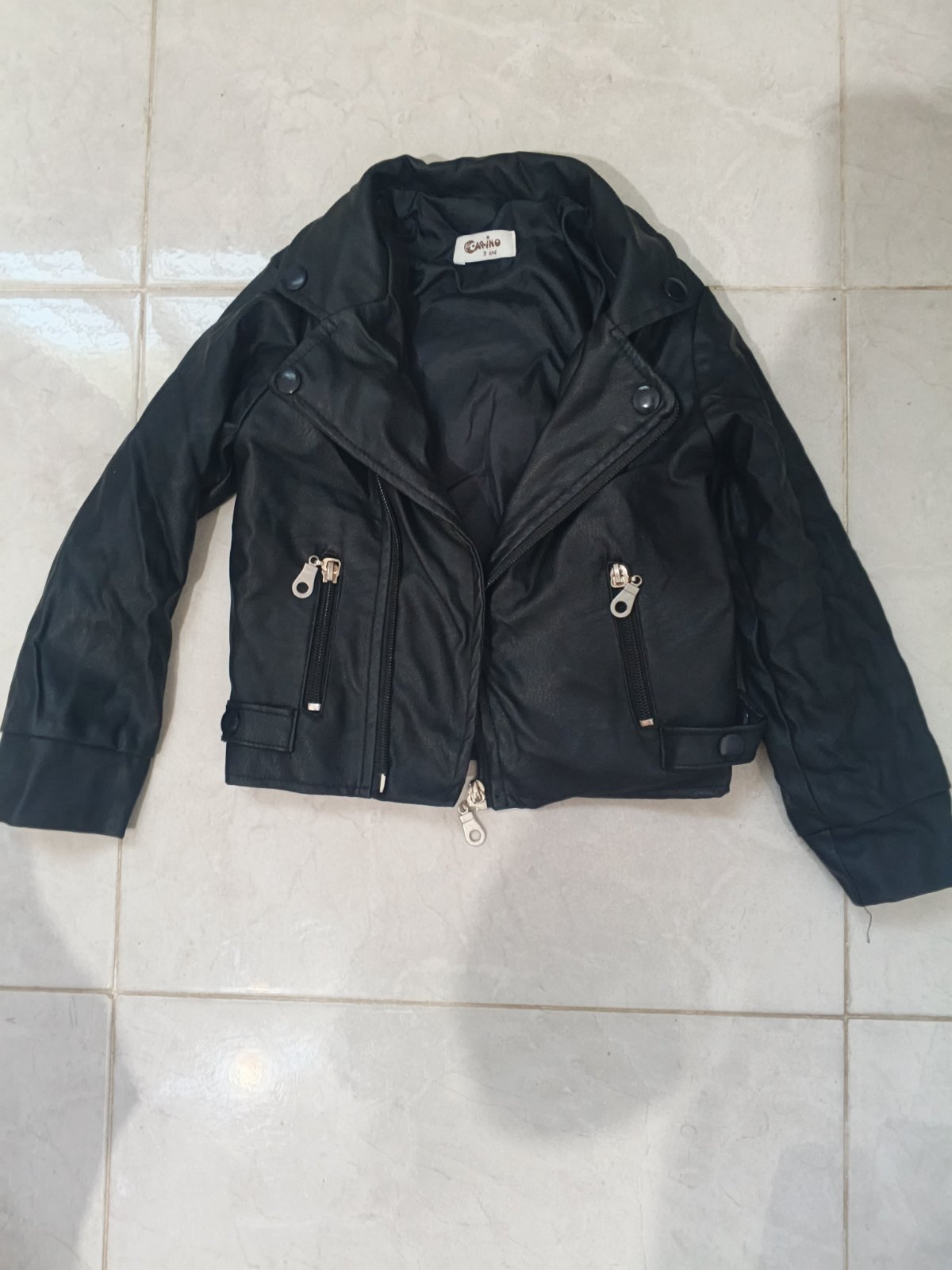 Ensemble enfant 3 ans marque carino état comme neuf prix 50dt
