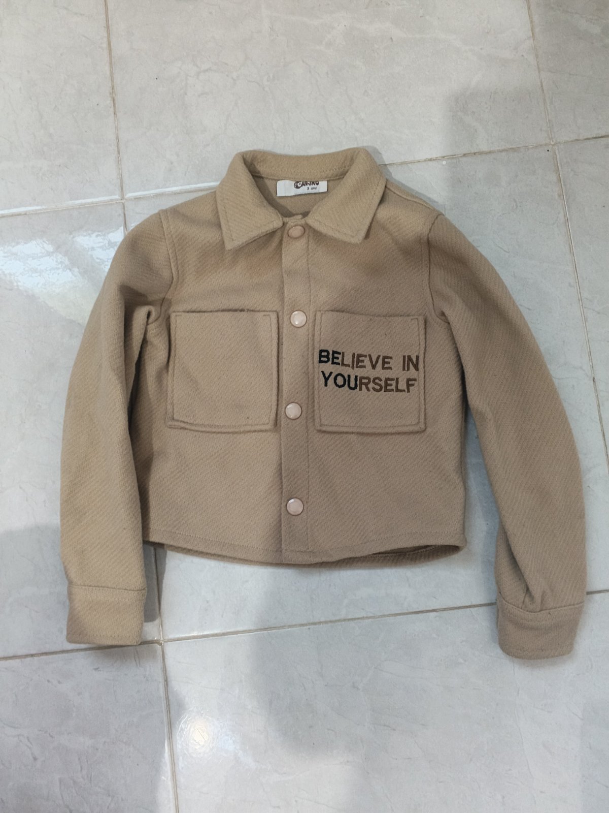 Ensemble enfant 3 ans marque carino état comme neuf prix 50dy
