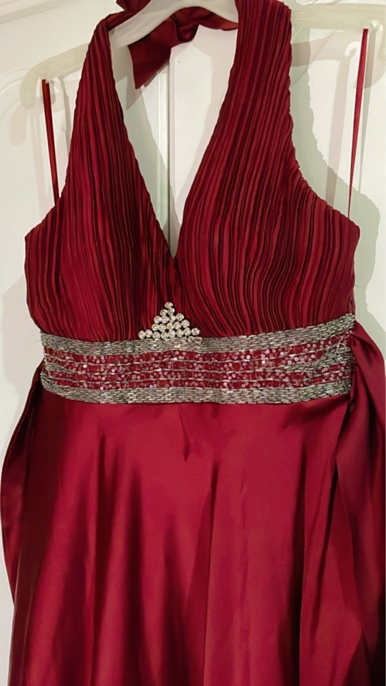 ROBE BORDEAUX SWAROVSKI ♥️