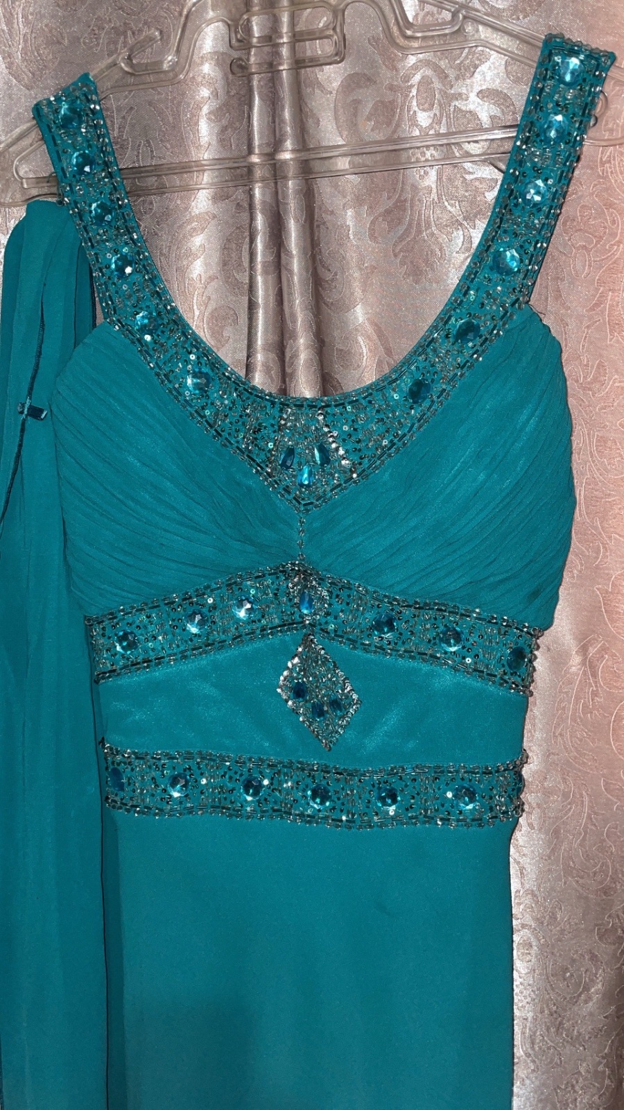 ROBE DE SOIREE BRODEE 