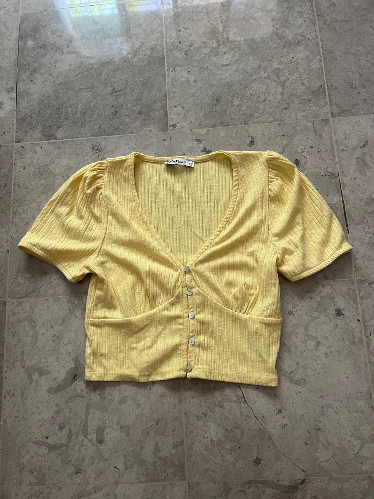 Pull jaune