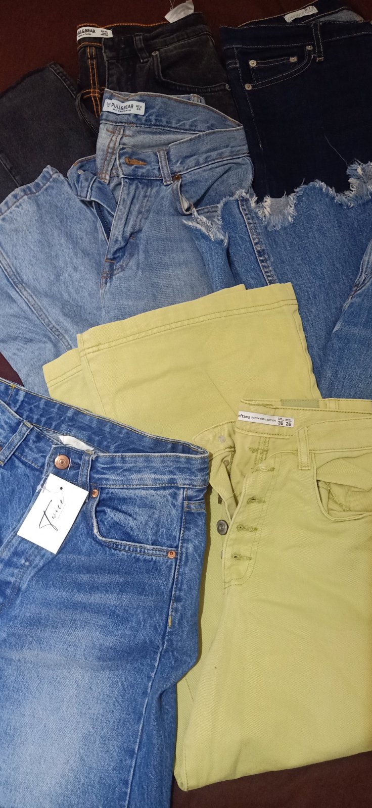 4 pantalons 