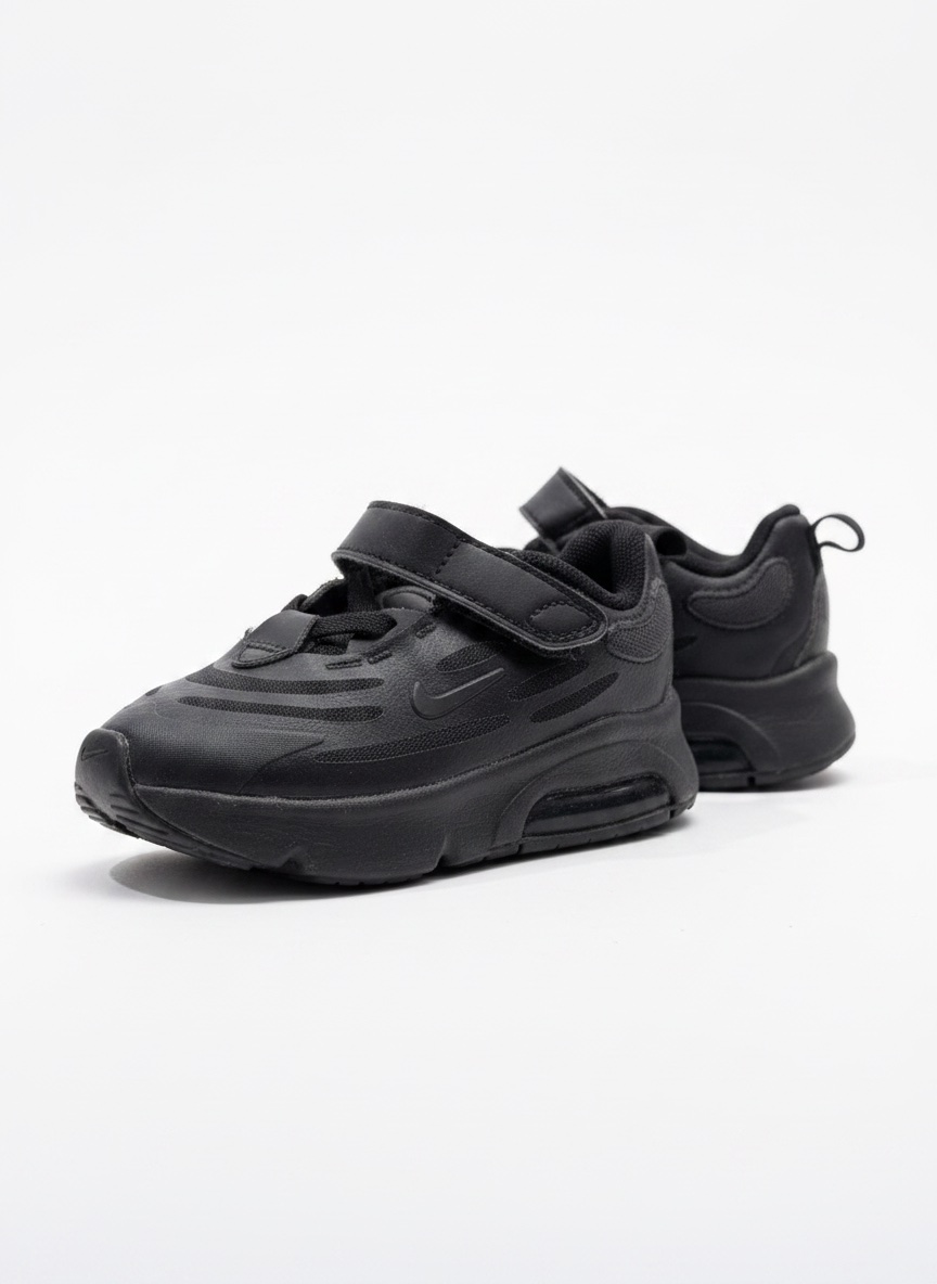 Petites Nike Air Max toute noires pour bébé, look stylé et hyper pratique