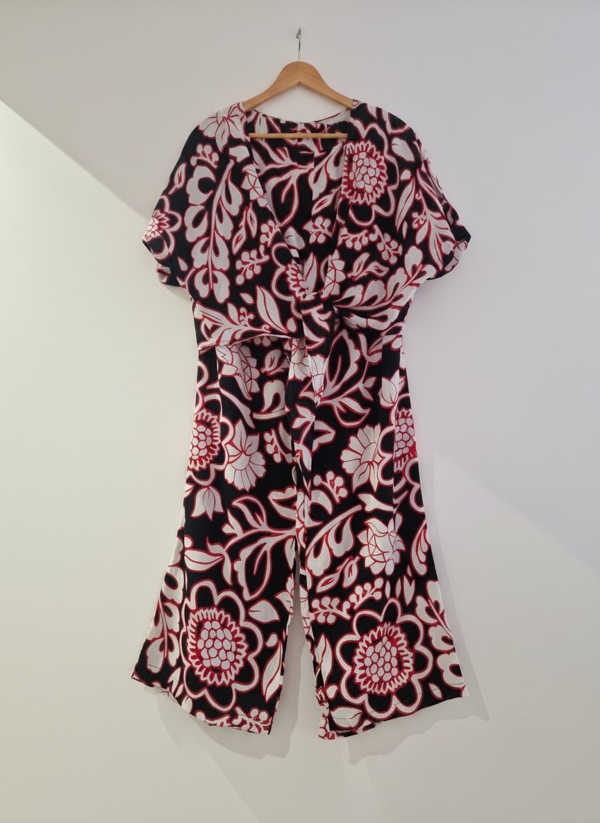 Ensemble deux pièces avec un imprimé floral tropical "total look".