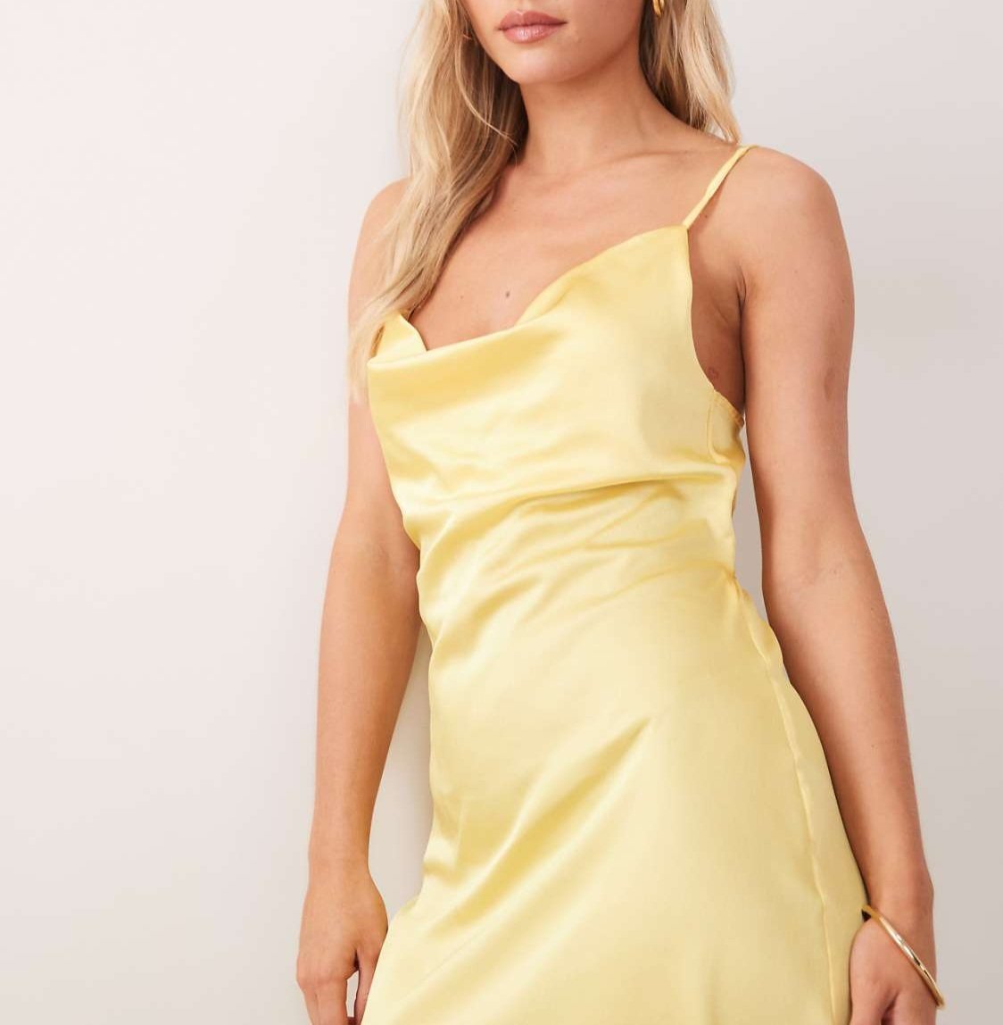 Robe en satin Jaune beurre