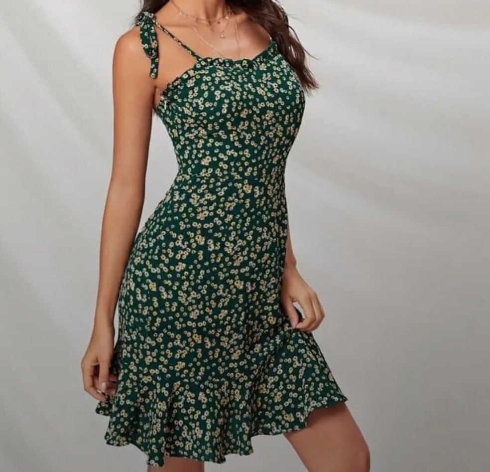 Robe verte à imprimé floral de la marque SHEIN