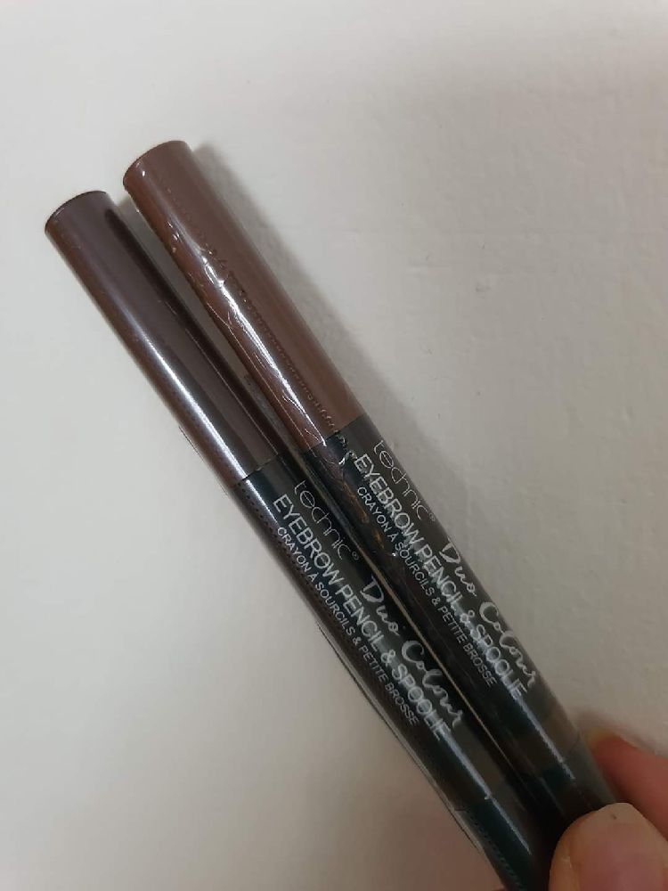 crayon sourcils