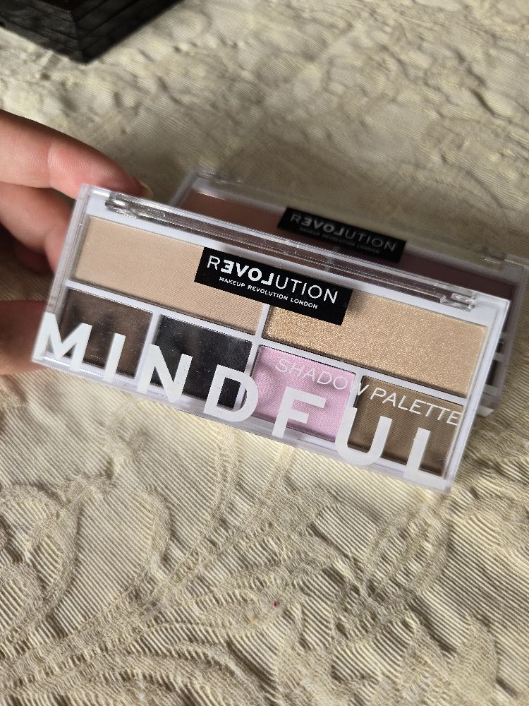 Mini palette revolution
