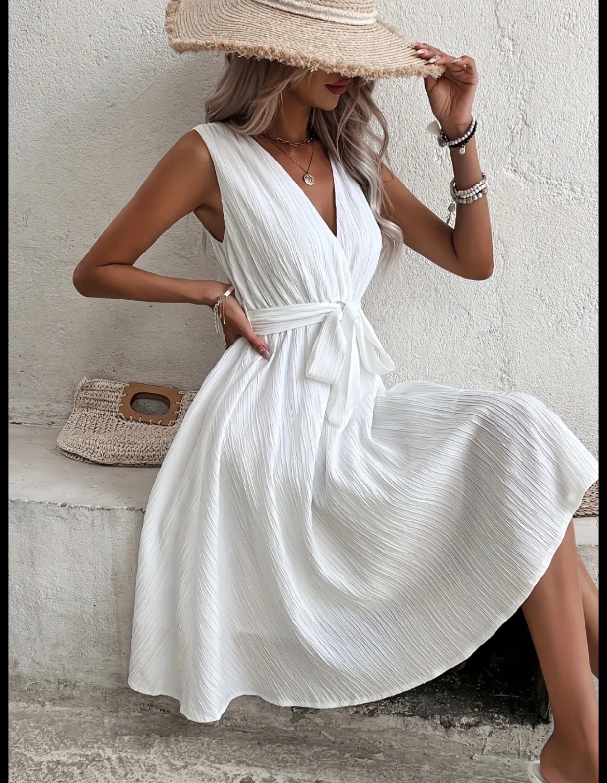 Robe blanche évasé col V+ ceinture