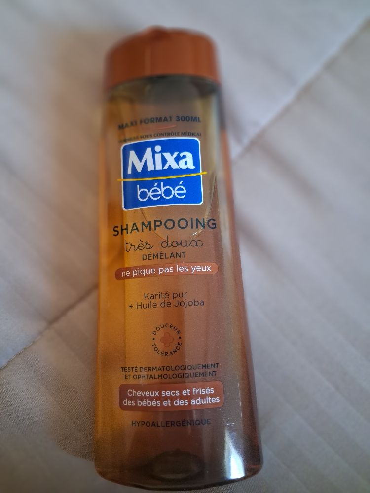 Shampoing bébé mixa pour cheuveux secs et frisés