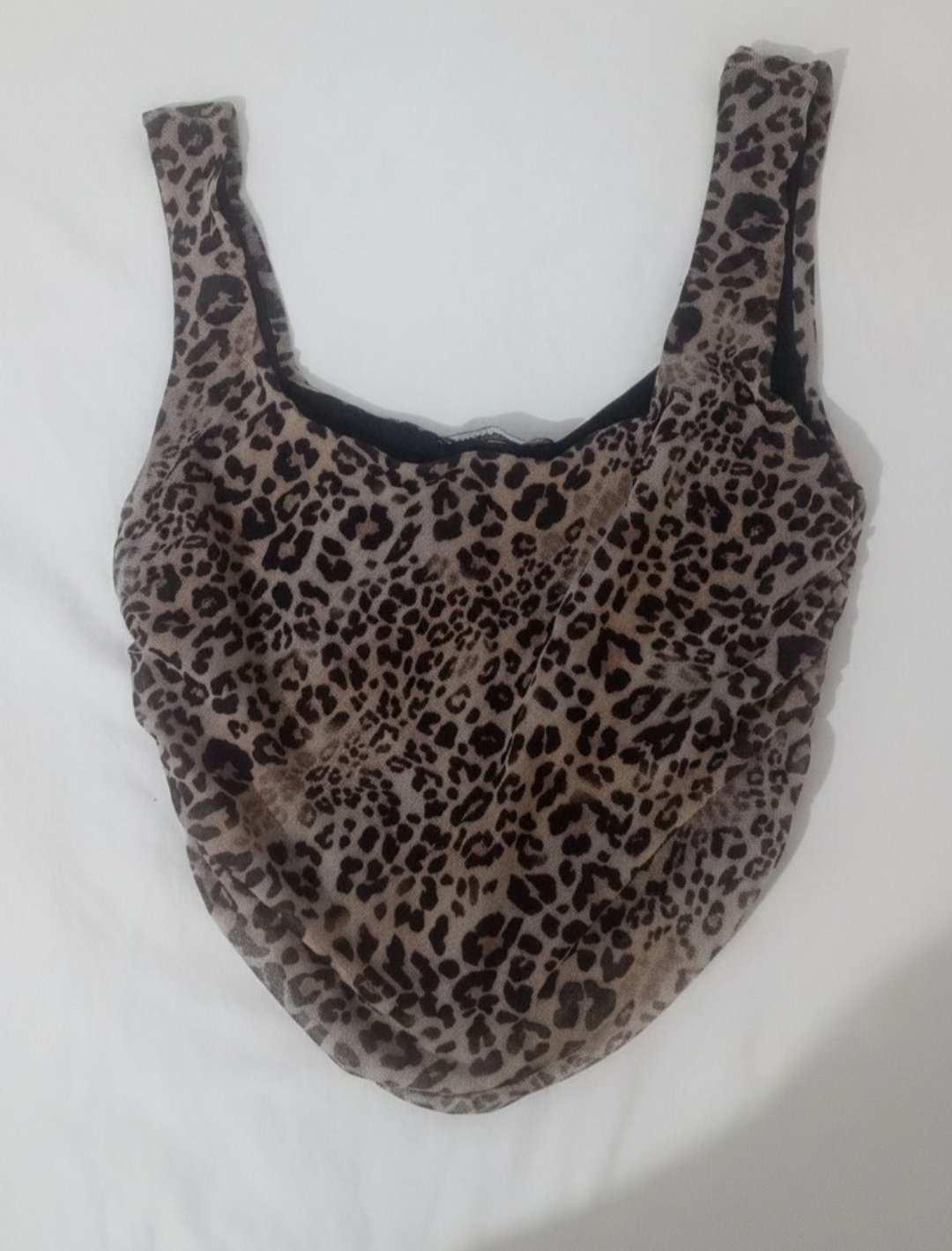 Crop top léopard asymétrique – Style corset