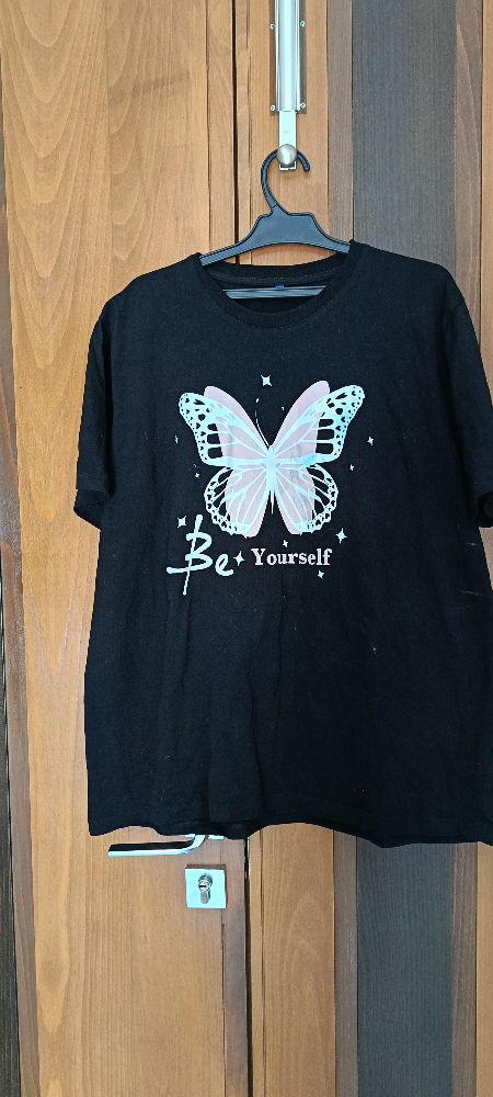 Tee shirt