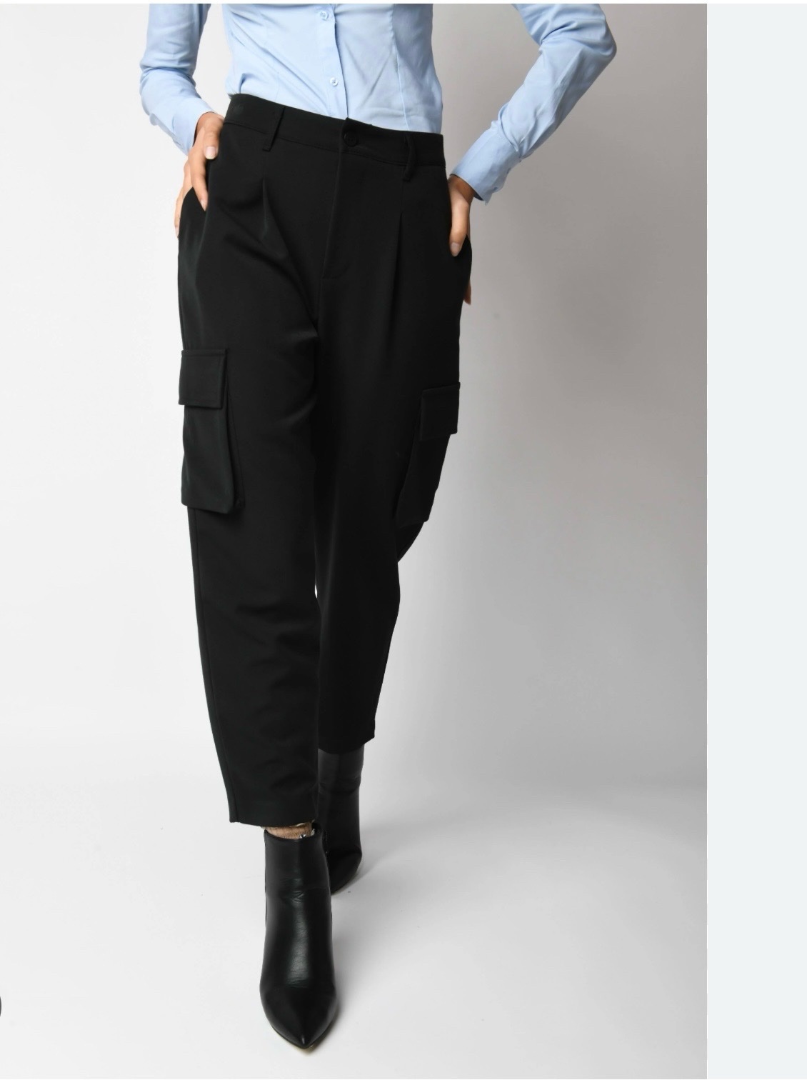 Pantallon cargo noir taille 2 ylabes 36