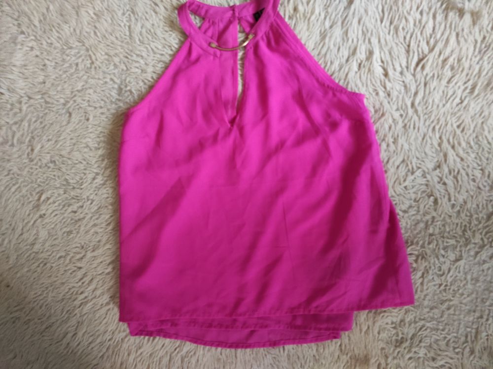 Top rose Fushia Guess très élégant Taille XS