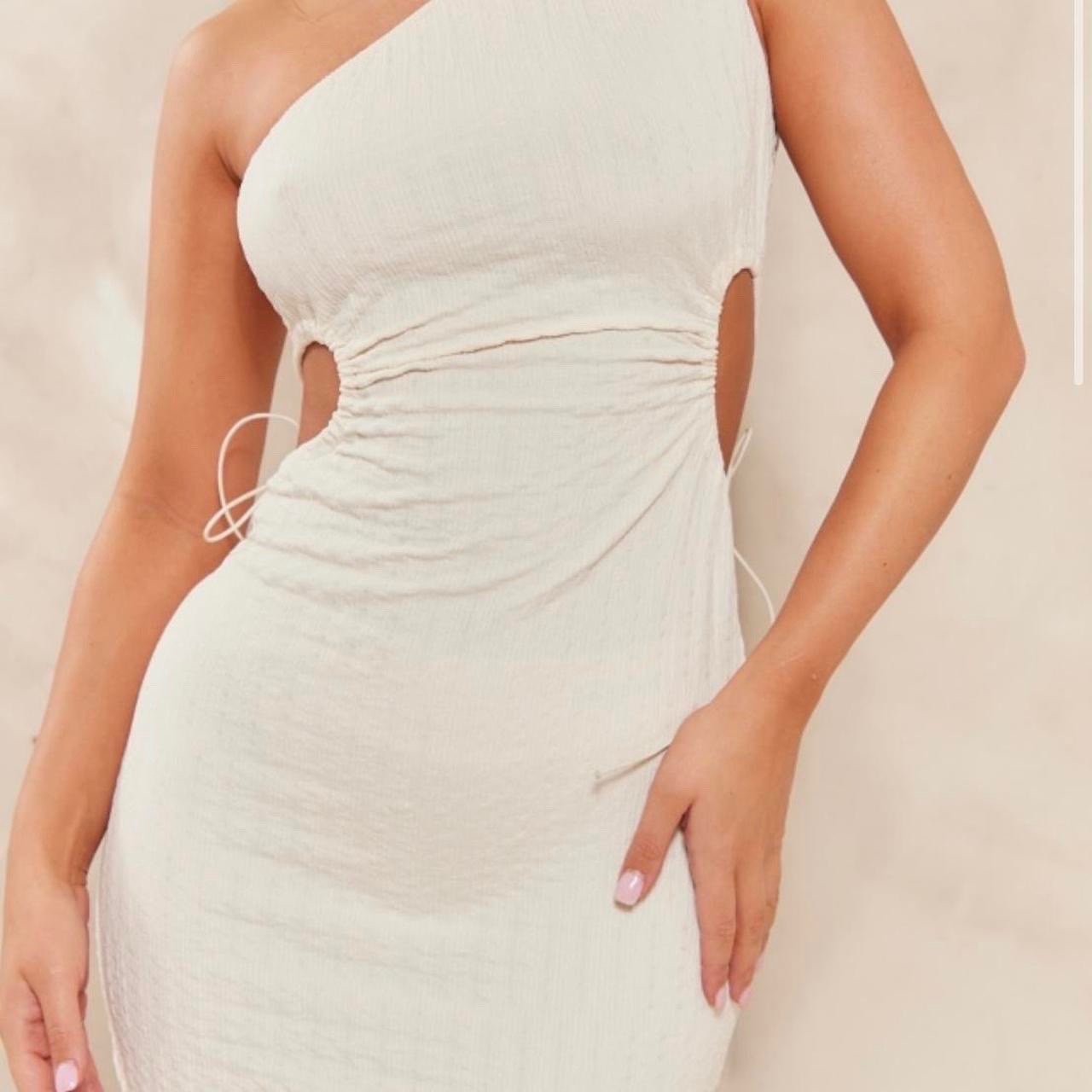 Robe blanche asymetrique