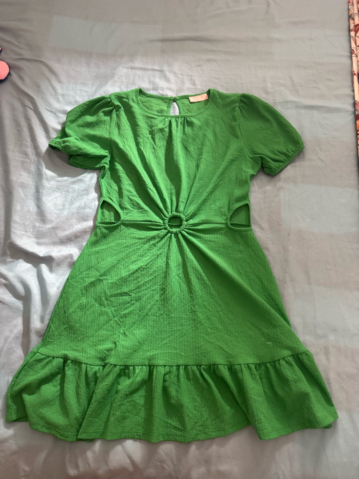 Robe verte avec découpe: marque Lipsy London