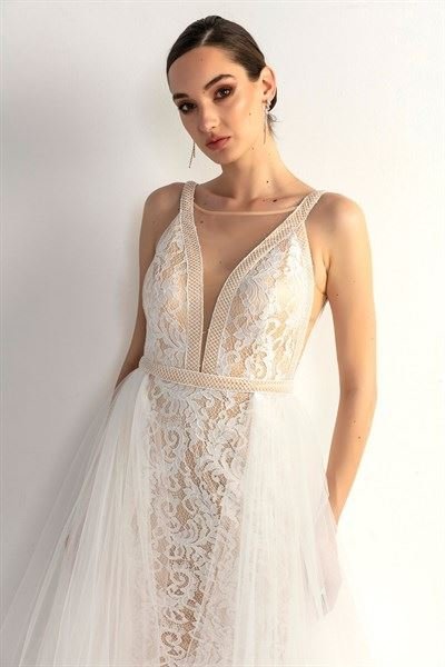 Robe de Fiançailles/Marriage princesse en dentelle crème