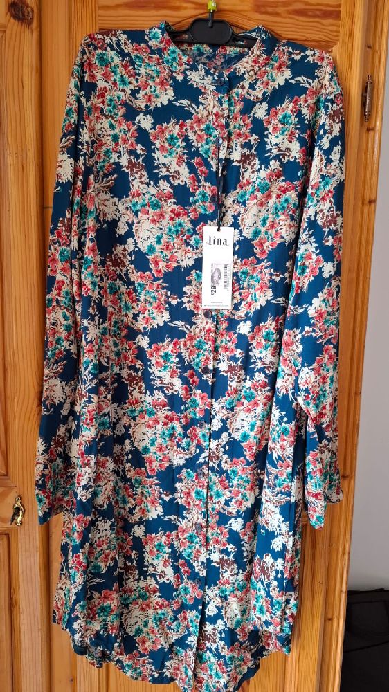 Chemise longue à imprimé floral, au style casual chic 