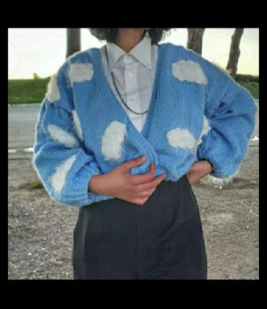 Hande made chunky cardigan 🩵🤍
