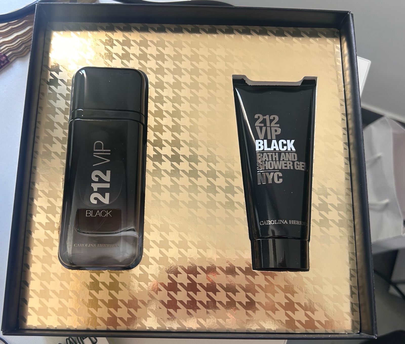 Coffret Parfum Carolina Herrera 212 VIP Black 100 ml (Neuf)