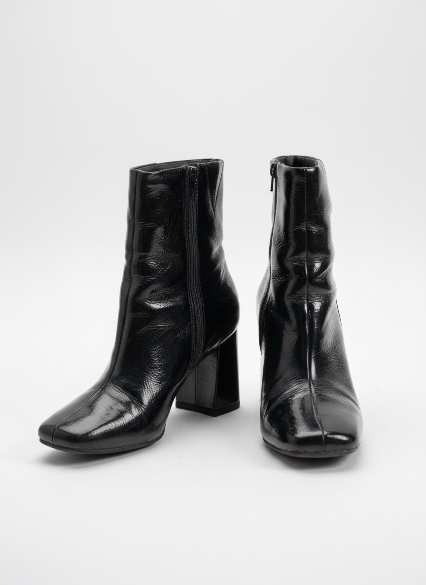 Bottines noires à talons brillantes