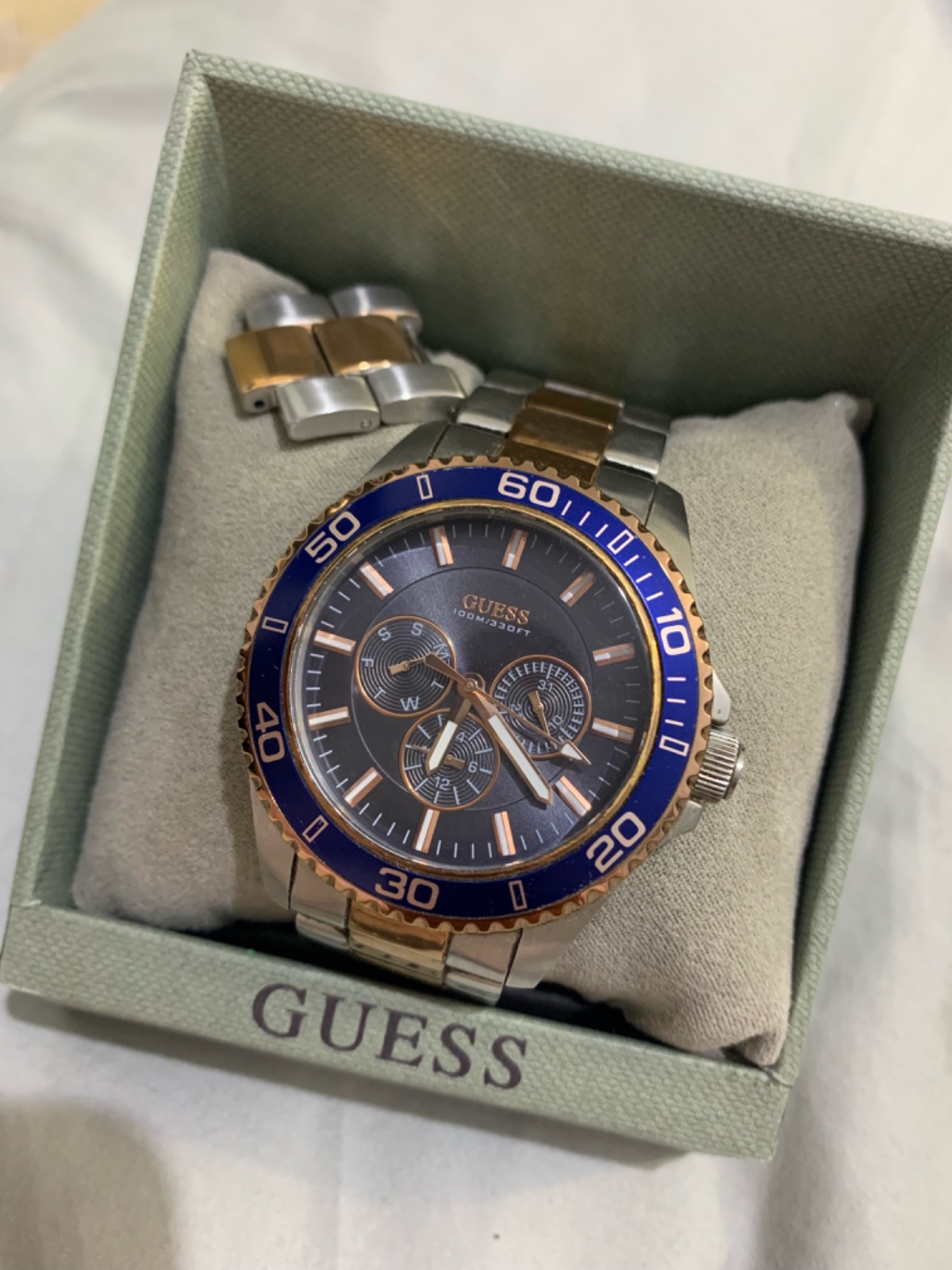 Montre guess pour homme