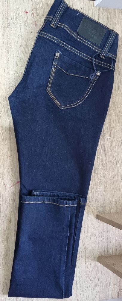 djean bleu pour femme neuf jamais porté